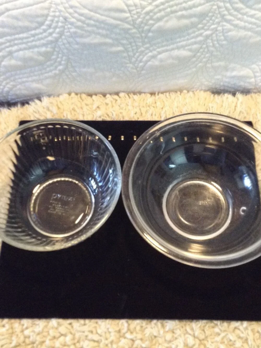 (2) Pyrex Mixing Bowls 1 Ribbed 1 Plain Iconic Quality Nostalgic Glass Cabincore